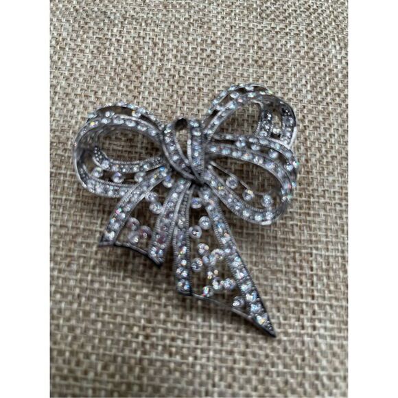 Vintage Joan Rivers Bow Clear Rhinestone Broach Mint Condition - Picture 8 of 8